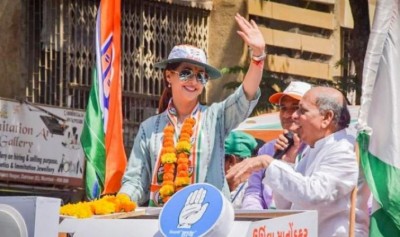 Urmila Matondkar quits Congress