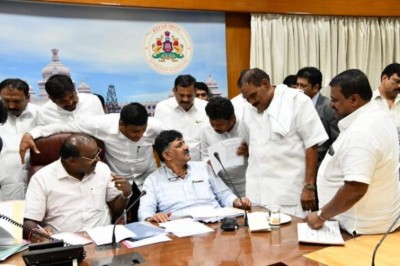 Karnataka crisis deepens, two more Congress MLAs resign