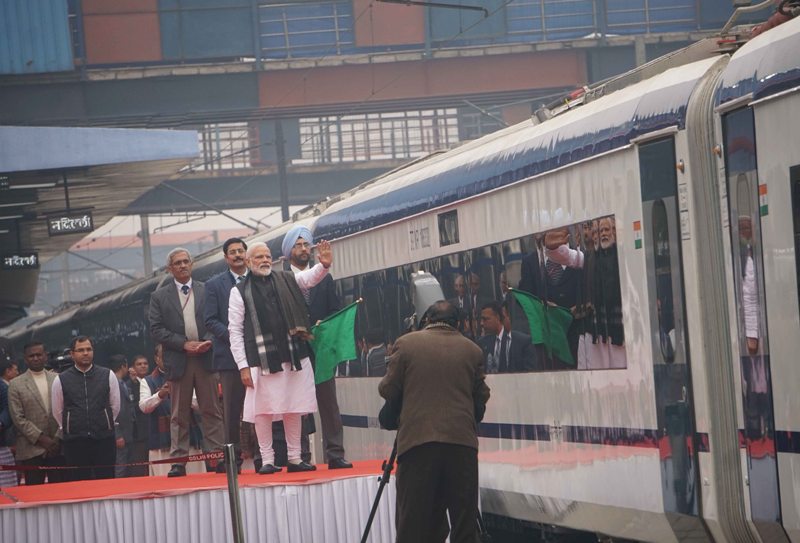 PM Modi flags off Bande Bharat Express 
