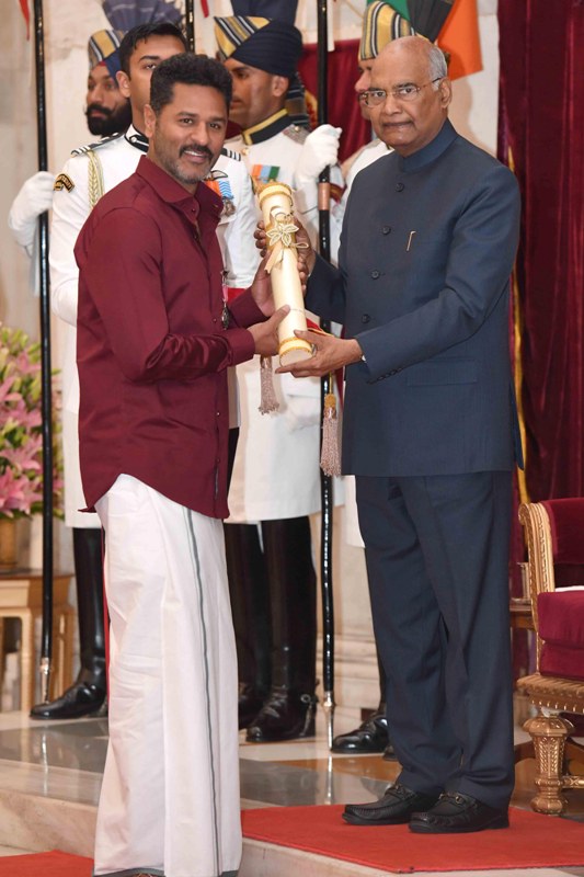 President Ram Nath Kovind presents the Padma Awards