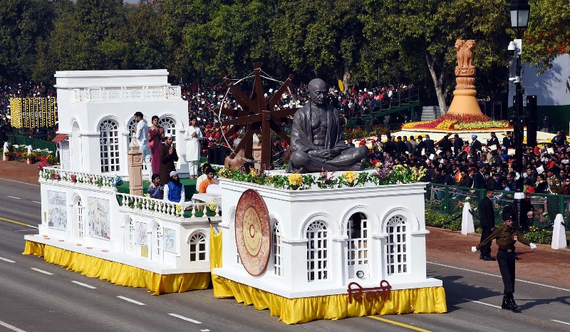 The tableau of CPWD passes through Rajpath on R-Day