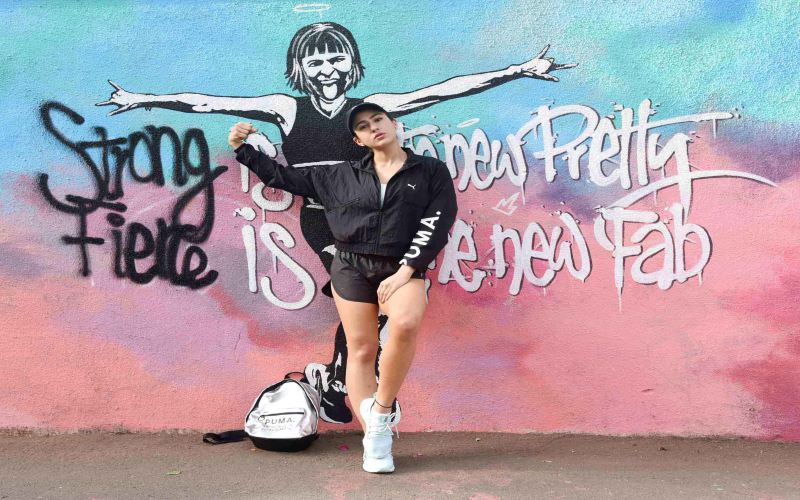 Sara Ali Khan inspires women by creating super cool graffiti