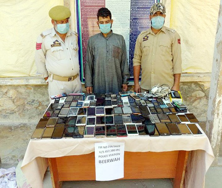 Jammu and Kashmir Police arrest thief in Budgam