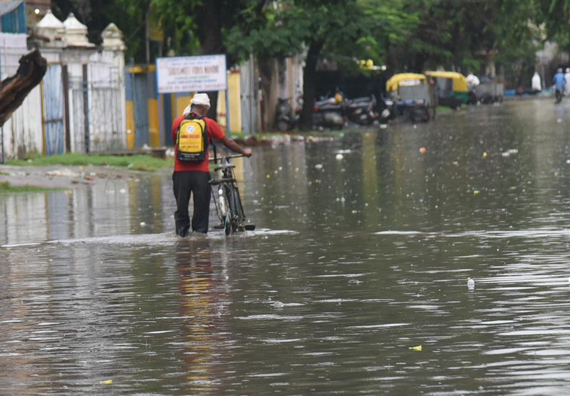 Heavy rains flood Patna roads