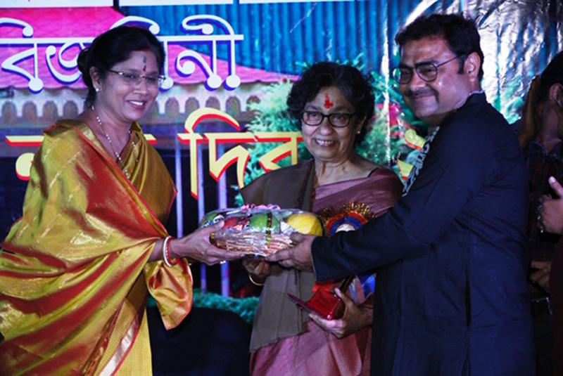 Press Club, Kolkata felicitates 8 women journalists and photo journalists on Women's Day