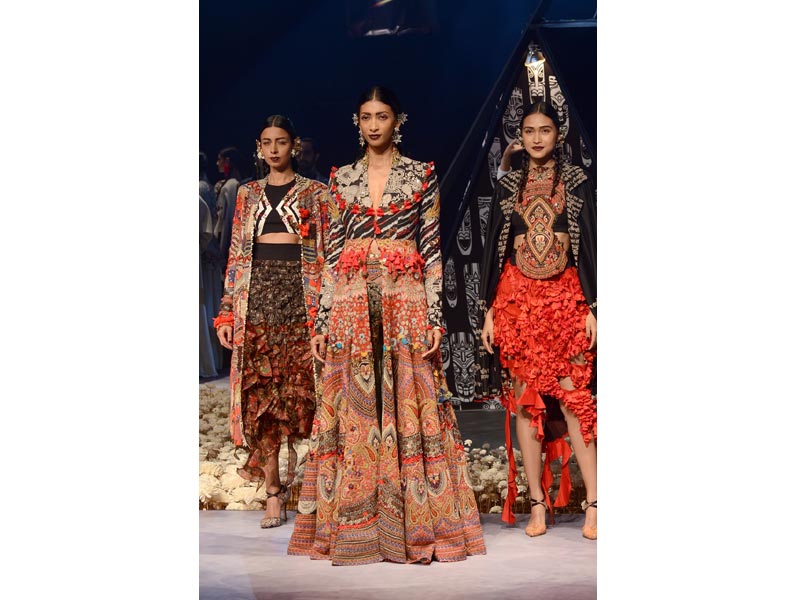 Arjun Kapoor, Janhvi Kapoor scorch ramp at Blenders Pride Fashion Tour