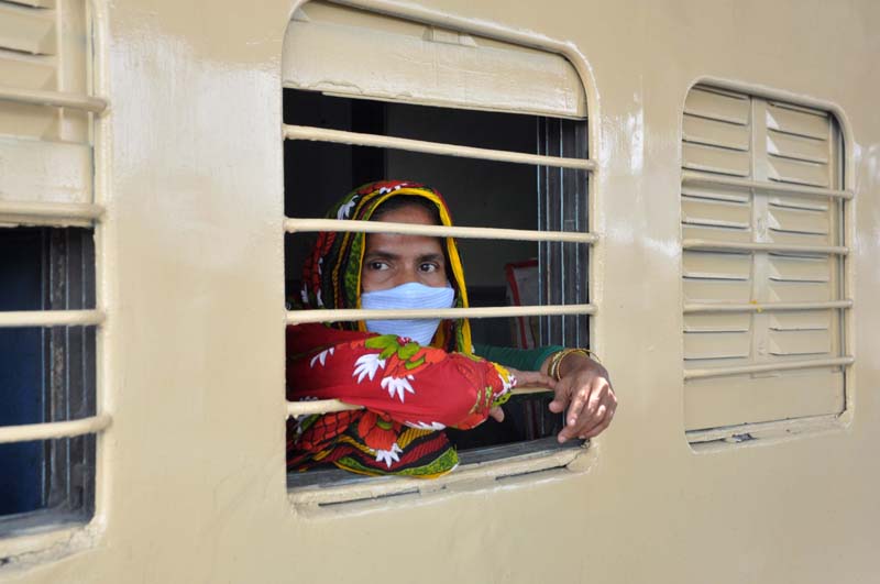 Migrant workers arrive by Shramik special train to West Bengal