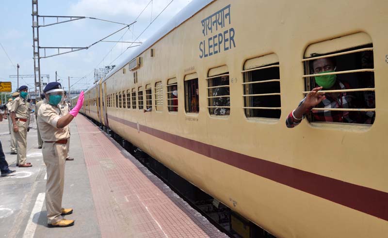 Migrant workers arrive by Shramik special train to West Bengal
