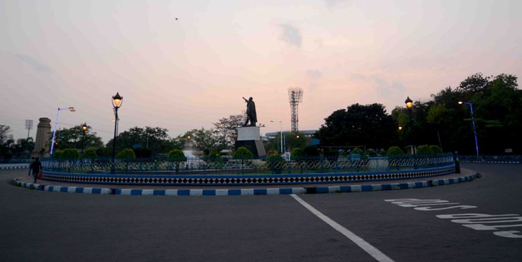 Deserted road in Kolkata during COVID-19 outbreak 