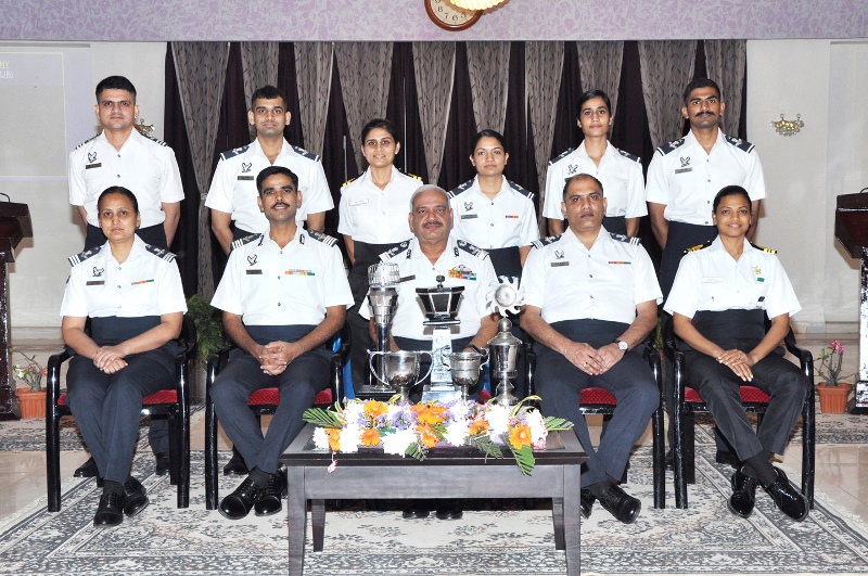 Air Vice Marshal DK Awasthi, Deputy Commandant and officers of ATCOTE with award winners at Air Force Academy in Hyderabad