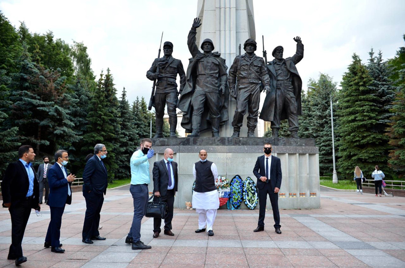 Rajnath Singh pays tribute to Soviet victory in WWII in Moscow