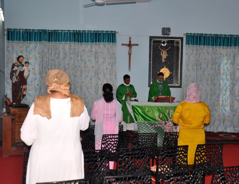 Devotees enter Mankameshwar temple in phase two of Unlock 1