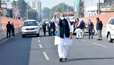 Devotees offer prayers on Guru Nanak's birthday at Naka Gurudwara in Lucknow