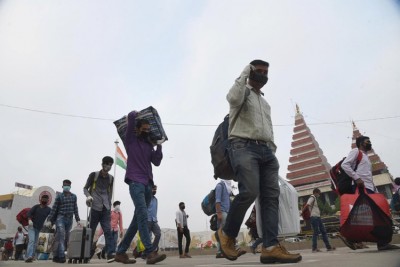 Rajdhani Express passengers reach Patna amid anti-Covid lockdown