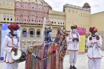 Covid-19 awareness: Artists performing at Hawa Mahal