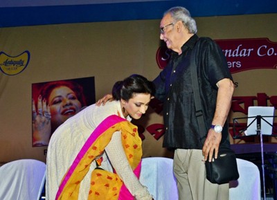 Soumitra Chatterjee is the most sensitive and handsome man I have worked with in Tollywood industry: Rituparna Sengupta 
