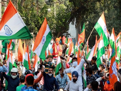 Three quit Mehbooba Mufti's PDP alleging unpatriotic comments