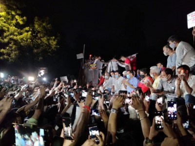 Hathras case: Arvind Kejriwal joins protest at Jantar Mantar, demands stringent punishment for culprits