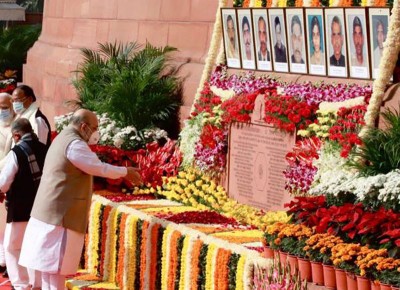 Amit Shah pays floral tributes to martyrs of Parliament attack