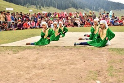 Kashmiris celebrate 'Indian hood' on Aug 5: Mir Junaid 