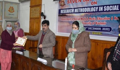 J&K: Week-long workshop on research methodology concludes at KU