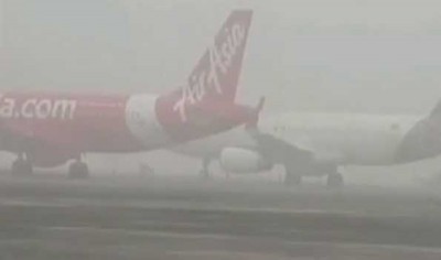 Fog disrupts morning flight service from Kolkata airport
