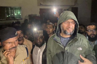 Hyderabad: Old city wall collapses, 9 dead