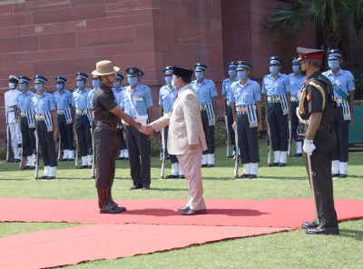 Indian Defence Minister Rajnath Singh receives Indonesian counterpart Gen Prabowo Subianto