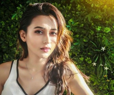 Kolkata taxi driver harasses Mimi Chakraborty, arrested