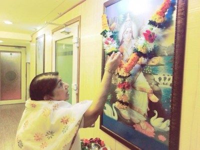 Lata Mangeshkar and family 'safe' after reports say BMC sealed residential building as precautionary measure