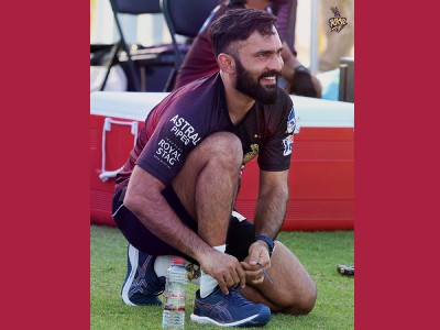 Dinesh Karthik's KKR kickstart IPL season, to take on Mumbai Indians today