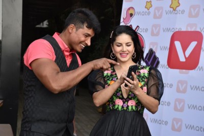 VMateâ€™s strongman Abdullah Pathan impresses Sunny Leone on date
