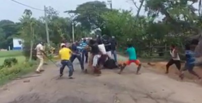 West Bengal: Villagers in North 24 Parganas block road, clash with police for allegedly not getting relief amid COVID-19 lockdown