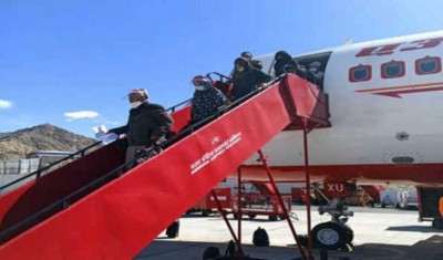 Last batch of 310 pilgrims stranded in Iran reach LehÂ 