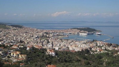 Greek police detain 40 illegal migrants at riots on Lesbos Island : reports