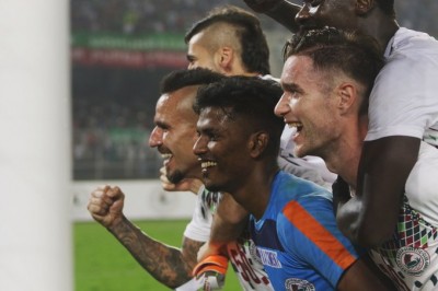 Mohun Bagan defeat East Bengal 2-1 to keep derby honourÂ 