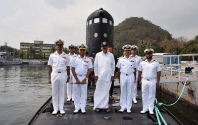 Vice President M Venkaiaha Naidu visits Eastern Naval Command