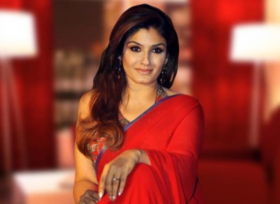 Raveena Tandon enjoys her visit to seaside, video goes viral