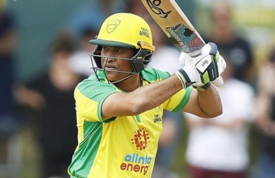 Sachin Tendulkar picks up his bat again, hits a boundary in the first ball 