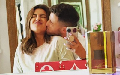 Priyanka Chopra wishes Nick on 2nd proposal anniversary 