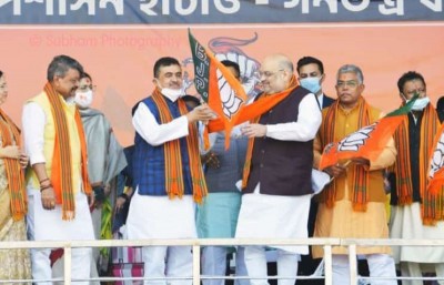 Mamata Banerjee's former close aide Suvendu Adhikari joins BJP in Amit Shah's presence, Trinamool poses undeterred