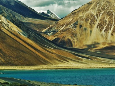 India will retaliate if its defences on heights in tense Pangong Lake is breached: Report