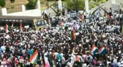 Anti-CAA protesters march towards state secretariat in Chennai