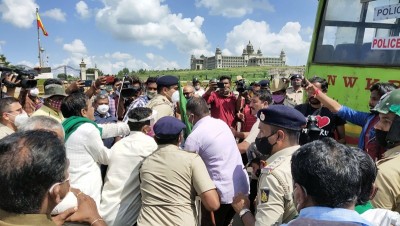 Karnataka farmers join nationwide protests against new laws