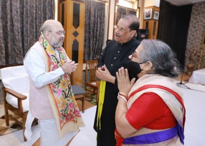 Amit Shah meets classical musician Pt. Ajoy Chakraborty in his 2-day Bengal visit