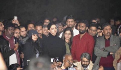 #boycottchhapaak trends on Twitter as Deepika Padukone stands beside JNU students, many praise actress too