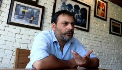 Kashmir's self-taught artist creates mesmerising paintings on canvas