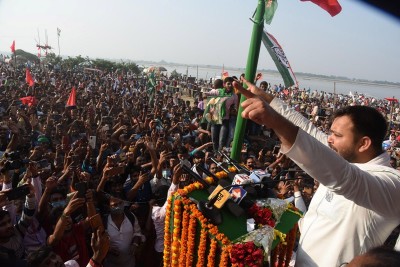 Tejashwi Yadav address rally ahead of assembly election