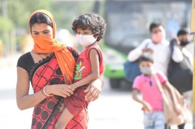 Supreme Court asks states to send migrant workers back home within 15 days