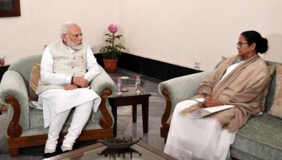 Help migrant workers battered by Covid outbreak with Rs. 10,000: Mamata appeals to Centre